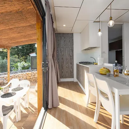 Holiday home Gorgeous In With Kitchen