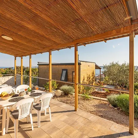 Gorgeous In With Kitchen Holiday home Mandre